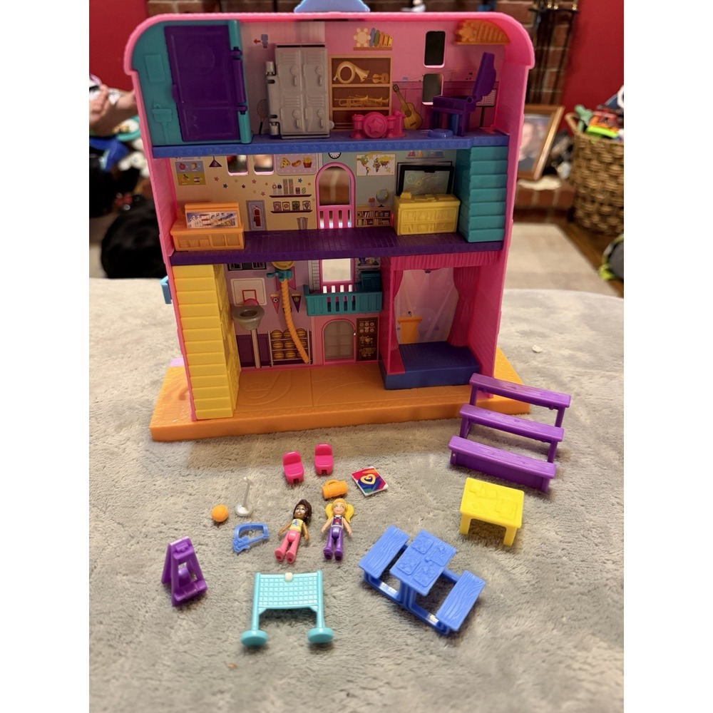 Mattel Polly Pocket Pollyville Mighty Middle School play set with accessories